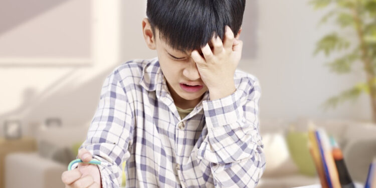 Dấu hiệu nhận biết trẻ căng thẳng trong học tập Dấu hiệu nhận biết trẻ căng thẳng trong học tập