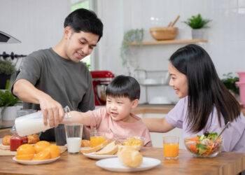 Mẹo hay giúp trẻ tiết kiệm, không lãng phí thức ăn